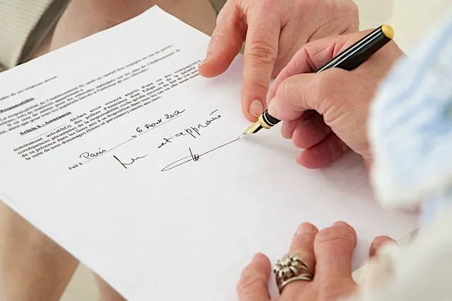 Réunion d'affaires au cabinet Azuris Avocats à Antibes